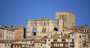 Un juego de pistas, una visita guiada por el Casco Antiguo, encuentro con autores y música medieval le pondrán el broche final al Festival Internacional de Las Casas Ahorcadas