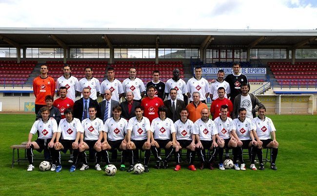 Plantilla temporada 2007-08. Regreso a Segunda B. Ángel Pérez y Cazalilla. Ya estaba Marcos de la Cruz en el equipo.
