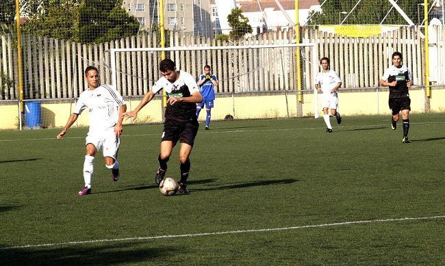Internada del lateral Morillas en el Montañeros-Conquense, en La Coruña, partido inaugural de la liga 2001/12.