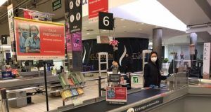 Carrefour Cuenca establece servicios de atención preferente para el personal sanitario
