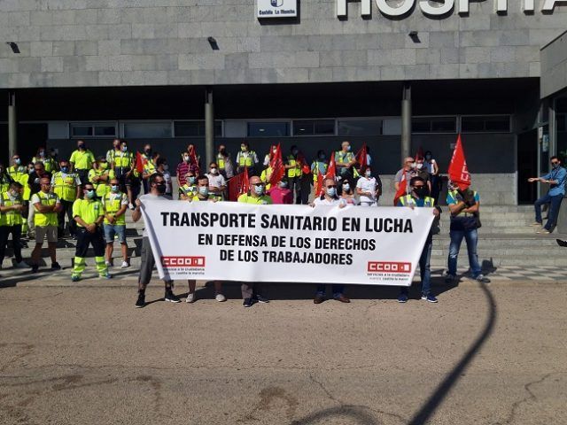 pancarta CCOO concentracion ambulancias hospital Cuenca 20200909