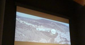 AJE Cuenca inicia las emisiones de su documental ‘Espíritu AJE’ en el Teatro Auditorio