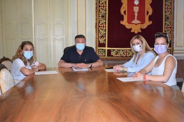 FOTO REUNIÓN ALCALDE CUENCA