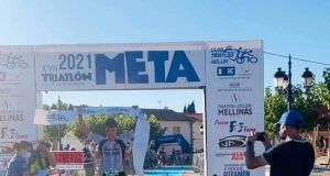 El horcajeño Alberto Roldán se impone en el Triatlón de Agramón