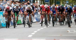 Jesús Herrada arranca el Tour de Luxemburgo en sexta posición y José Herrada sufre una caída a tres kilómetros de meta