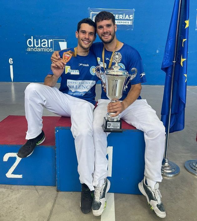 Álvaro Fernández Frontón junto a su compañero | El Deporte Conquense