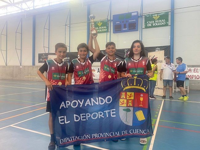 Albatros Sub15 con la copa | El Deporte Conquense