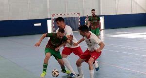 El Benitense encarrila su ascenso mientras que el Sport Villamayor vuelve a la senda de la victoria en una jornada marcada por los derbis