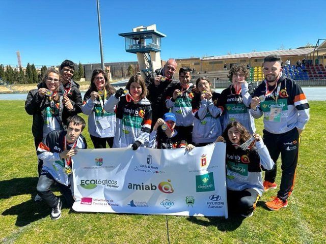 club deportivo amiab cuenca FOTO GRUPO medallas