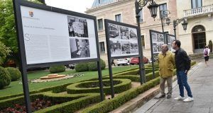 Los jardines de la Diputación acogen durante este mes de junio Álbum de la memoria del fotoperiodista José Luis Pinós