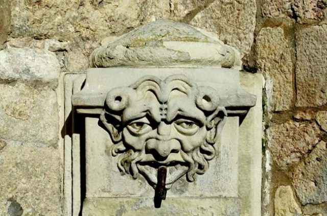 Detalle Fuente Canónigos