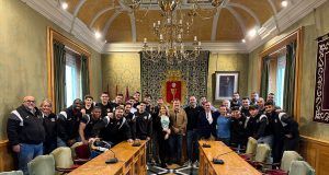 El Ayuntamiento de Cuenca festeja con el REBI Balonmano Cuenca su histórica temporada