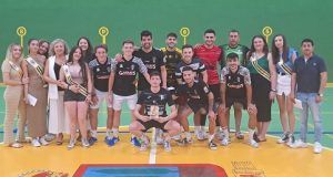 Los Bizzums con el subcampeonato de campeón.