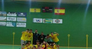 El Atlético Honrubia vence al Salesianos Ciudad Real para tomar la delantera en Juvenil Preferente FS (5-2) Celebración de la victoria ante el Salesianos Ciudad Real.