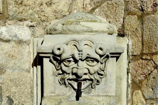 Detalle Fuente Canónigos 202304