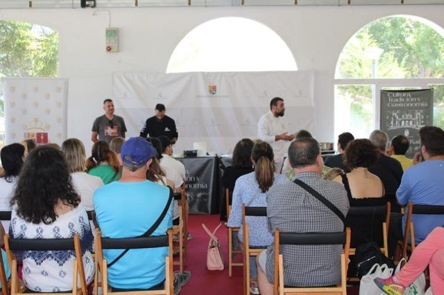 SHOWCOOKING