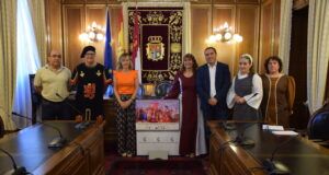 Martínez Chana destaca la inversión de 420.000 euros en las murallas de Cañete durante la presentación de la Alvarada