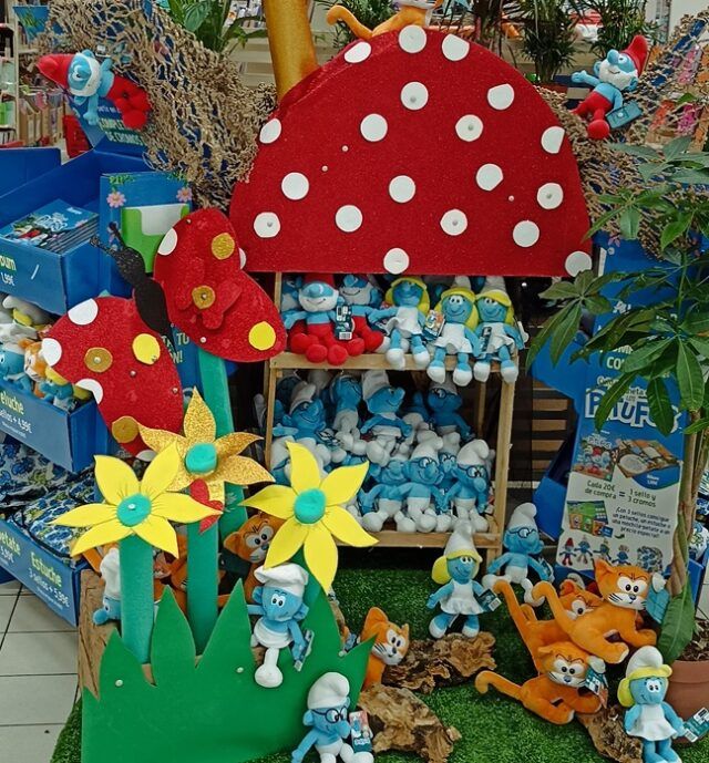 Campaña pitufos en tienda (1)