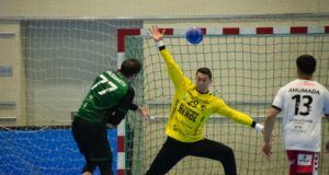 El REBI Cuenca barre al Nava en la segunda parte (28-32) para sumar su primera victoria a domicilio