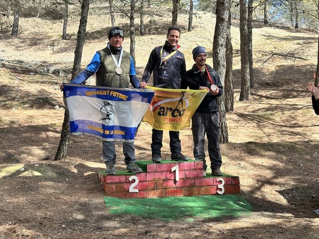 PODIO-CARLOS-GARCIA | El Deporte Conquense