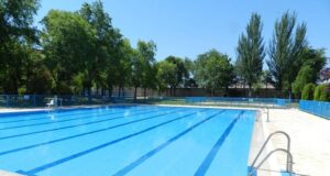 El Ayuntamiento de Tarancón lanza el plazo para inscribirse en los cursos de verano de la piscina municipal