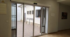 El Gobierno regional invierte cerca de 24.000 euros en modernizar y hacer más accesible el Centro de Mayores de Mota del Cuervo