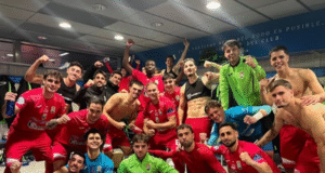 El Quintanar del Rey suma sus primeros puntos a domicilio y abandona el farolillo rojo gracias un gol en el 93′ (0-1)