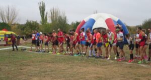 El circuito Juan Carlos de la Ossa inaugura el Campeonato Provincial Escolar de Campo a Través bajo la lluvia