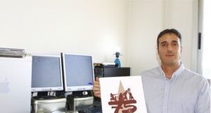 Rubén Lucas gana el concurso del diseño del logotipo por el 75 aniversario del paso de La Exaltación