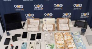 La Policía Nacional sorprende a dos traficantes cuando transportaban una bolsa con seis kilos de cocaína por el casco antiguo de Cuenca