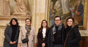 El cuadro de la Virgen de la Misericordia de Belmonte saca a la luz a dos nuevos personajes después de su restauración