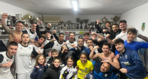 El Campillo firma una remontada de carácter ante La Roda CF y se aleja del descenso (3-2)