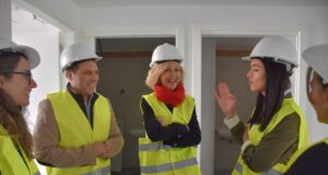 Diputación, Junta y Ayuntamiento impulsan el nuevo edificio polivalente de Villanueva de la Jara cuyas obras están al 80% de ejecución