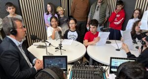 El delegado provincial visita el CEIP Santa Ana de Cuenca y destaca su apuesta por la innovación educativa y la proyección europea