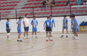 El fútbol sala escolar arranca en Tarancón con buen ambiente en las gradas
