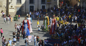 Desfile, pregón infantil y suelta de carretones