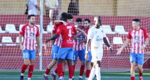 El Pedroñeras tumba a La Roda y se coloca en lo más alto