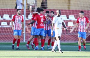 El Pedroñeras tumba a La Roda y se coloca en lo más alto