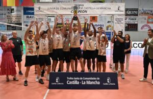 El CV Cuenca se corona campeón del Trofeo Junta tras una espectacular remontada ante el Albarena