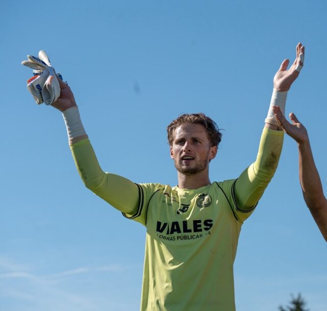 Dani Atanes celebra el triunfo ante el Real Madrid C