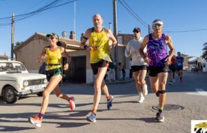 Los atletas veteranos John Kurui y Almudena de la Ossa se imponen en la X Carrera Tierra de Vítor